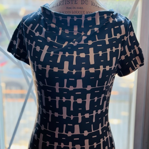 2009 Banana Republic gray nylon, spandex blend size 4 dress geometric design - Picture 7 of 14